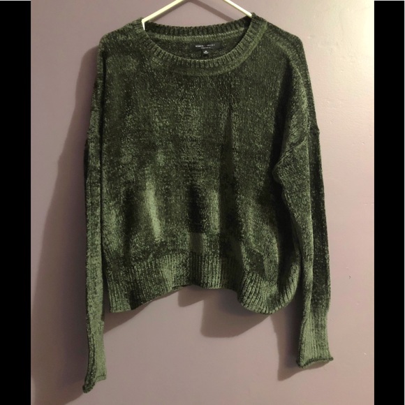 Romeo & Juliet Couture Sweaters - Romeo & Juliet Olive Green Sweater